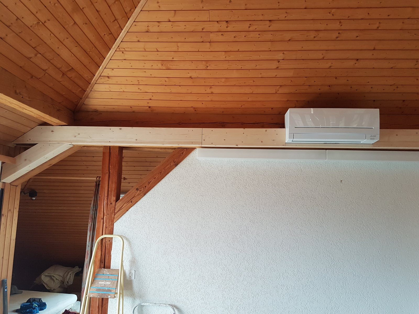 Installiertes Innengerät einer Klimaanlage
